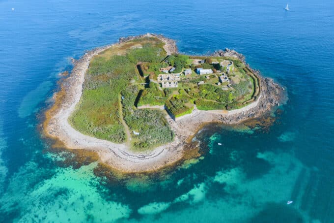Cézon Island from the air